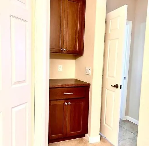 Upscale Fully Furnished Home-gated Golf Community