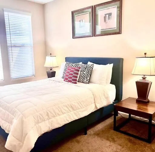Upscale Fully Furnished Home-gated Golf Community *