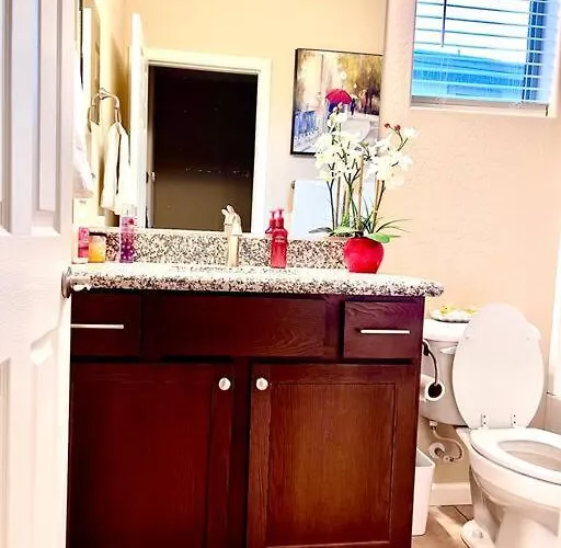 Hébergement de vacances Upscale Fully Furnished Home-gated Golf Community