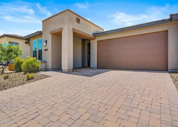 Upscale Fully Furnished Home-gated Golf Community *