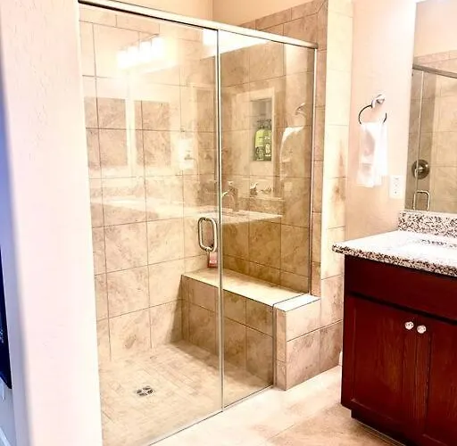 Hébergement de vacances Upscale Fully Furnished Home-gated Golf Community *